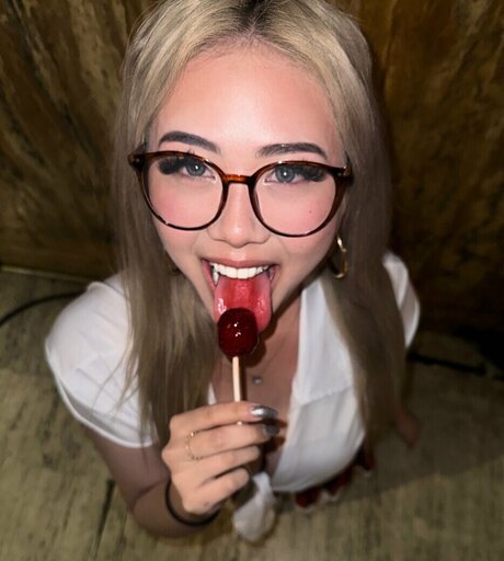 Kristina Koga 素敵なモデル 画像