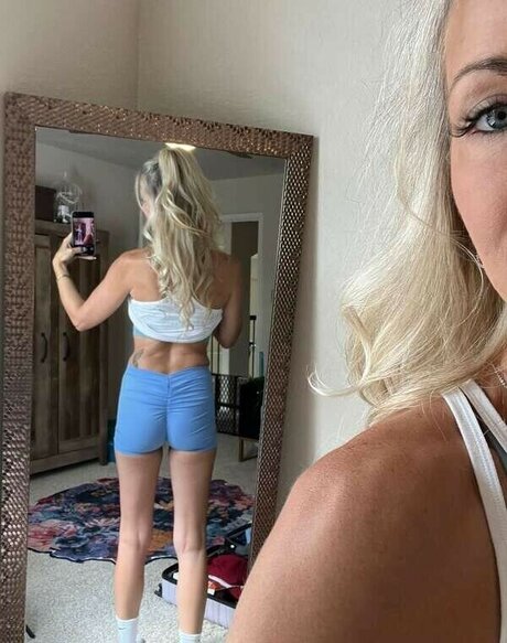 Holly Hotwife トップモデル 写真