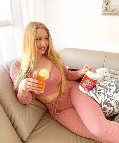 Tami Tilgner 素敵なポルノスター 写真