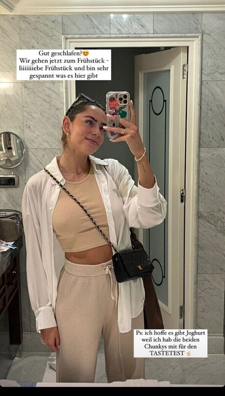 herstoryfeed エロティックなスター 写真