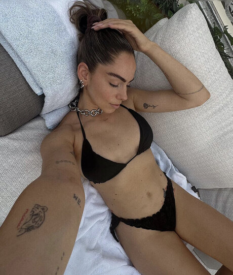 herstoryfeed ポルノスター エロティック 写真