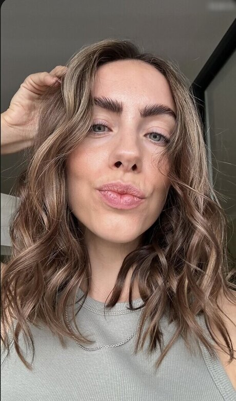 herstoryfeed エロティックモデル 画像