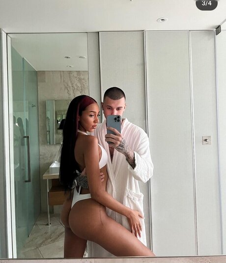 大きな乳首OnlyFans トップ 写真