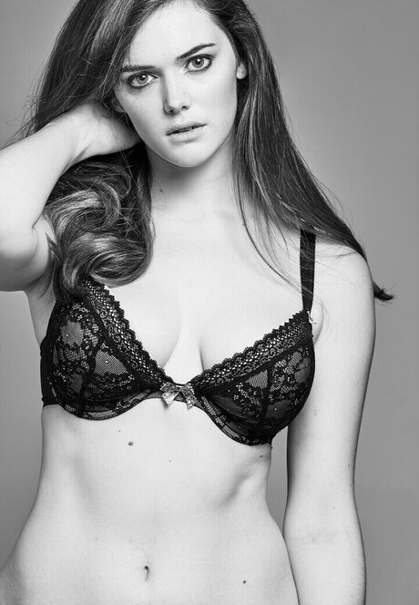 Sophie Thomas ポルノスター トップ ギャラリー