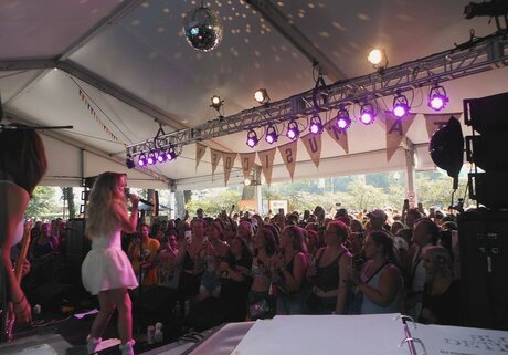 日焼けしたOnlyFans ホット 画像