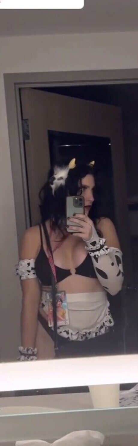 Notsoerudite エロティックなモデル 写真