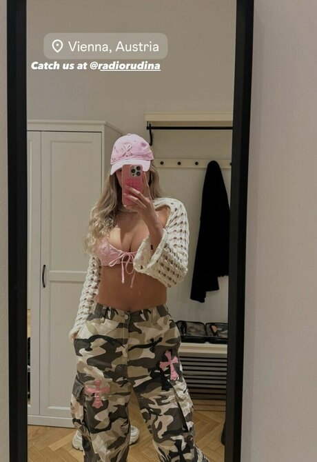 Caro Konrad セクシーなスター 写真