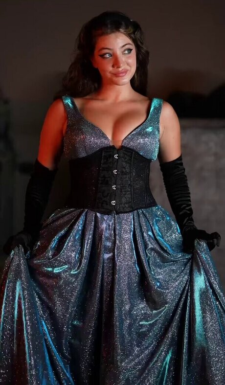 Leyla Afshonkar HDスター 画像