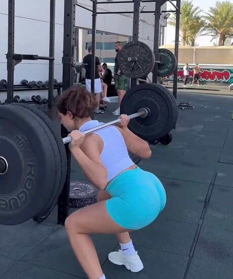 Leyla Afshonkar かわいいポルノスター 写真