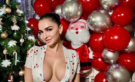 Caroline ASMR 素敵な女優 写真