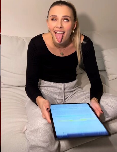 マッサージ動画 OnlyFans 無料セクシー 写真