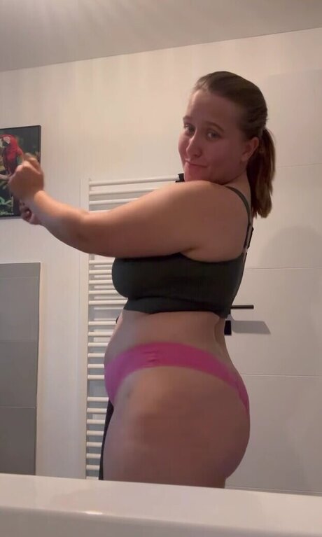 endlich zufrieden 完璧なポルノスター 写真