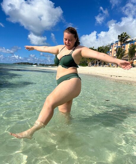 endlich zufrieden 無料のポルノスター 画像