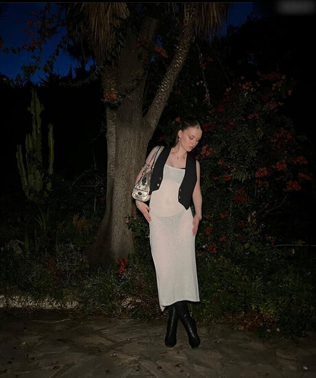 Yana Clare スター 裸 写真