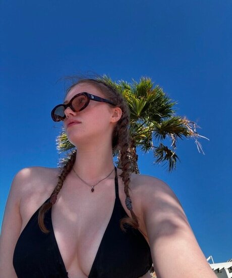 Yana Clare 裸のモデル アーカイブ