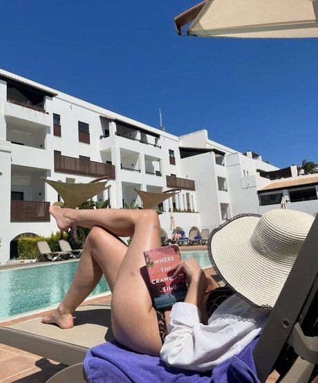 大きなお尻のマンコOnlyFans セクシーヌード 画像