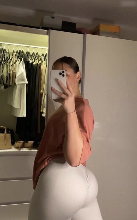 Annetthr ポルノスター セックス 写真