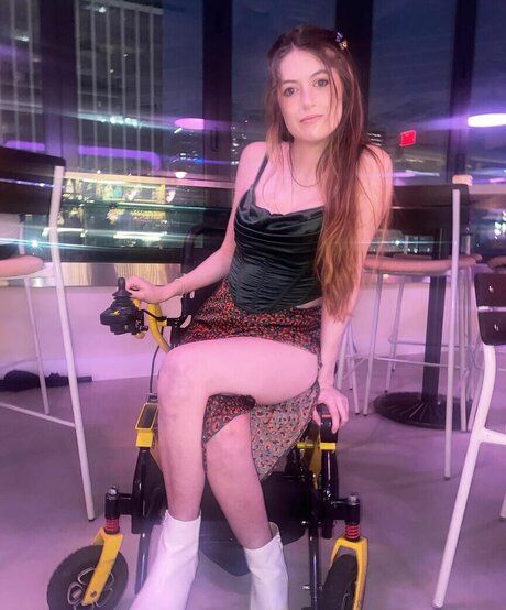 Fiona Cauley かわいいポルノスター ギャラリー