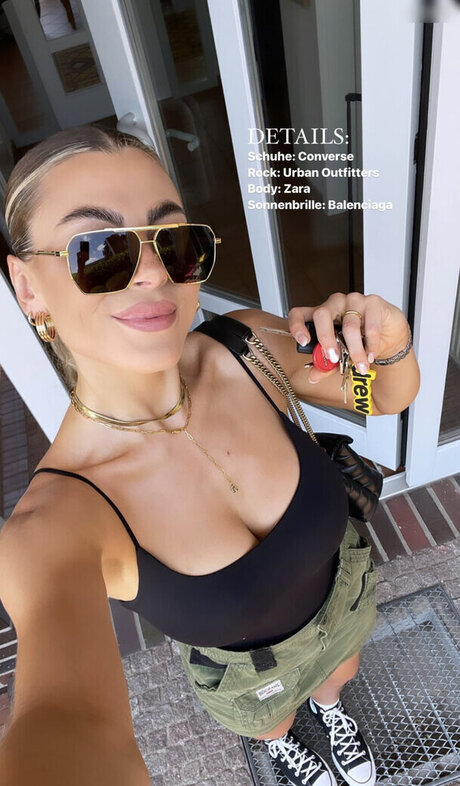 デカ尻ジーンズ OnlyFans アートxxx ギャラリー