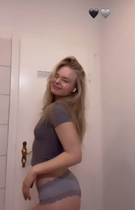 Marieejoan エロティックなポルノスター アーカイブ