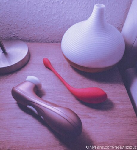 neeviliciouz 完璧なスター 写真