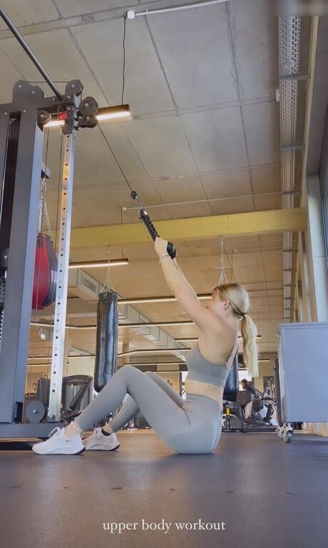 コスプレファックOnlyFans セクシーxxx 画像