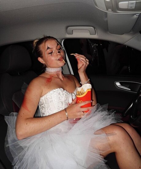 そばかすOnlyFans 無料 画像