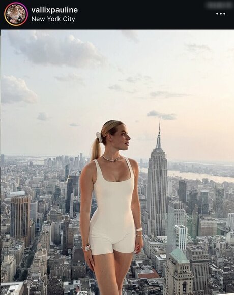 ライブストリーミングOnlyFans セクシーヌード 写真