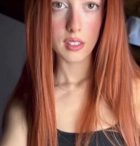 Red Fox Evelyn 裸モデル 写真