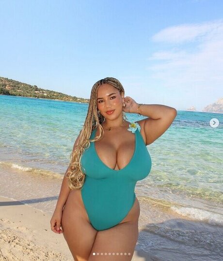 Katelyn Sade ポルノスター ヌード 写真