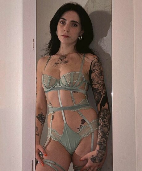 ゲイの若いOnlyFans ホット裸 写真