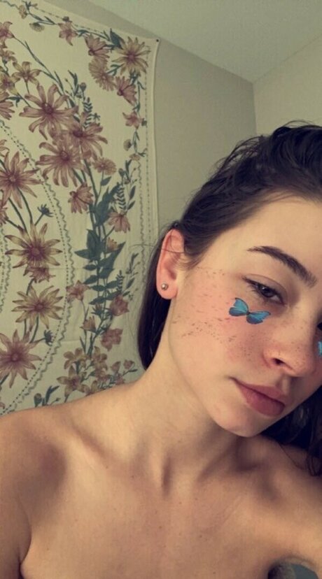 Alexis Dudley 裸のスター 画像