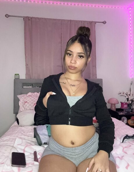 Nyah Marie モデル 写真