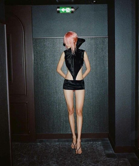 Mika Schneider セクシーなポルノスター 画像