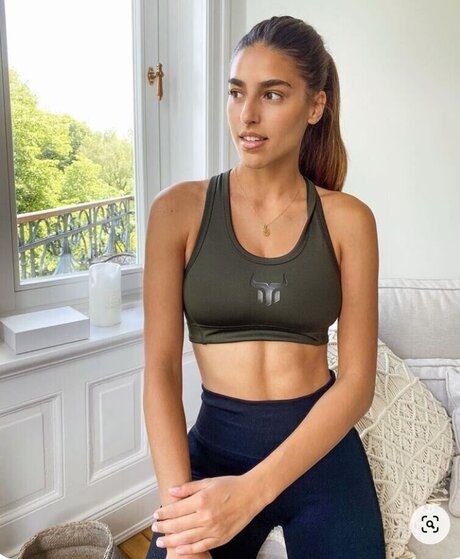 バイセクシャルカップルのOnlyFans 美しい裸 画像