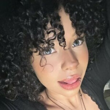 Ressonancee セクシーモデル 画像