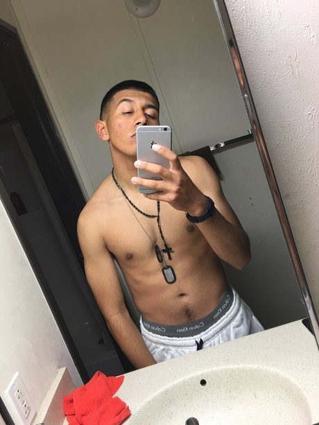 Derian X Lara 無料モデル 画像