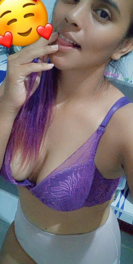 LA PERLA ポルノスター 独占 写真