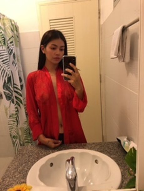 Cardi phan 完璧なポルノスター 写真