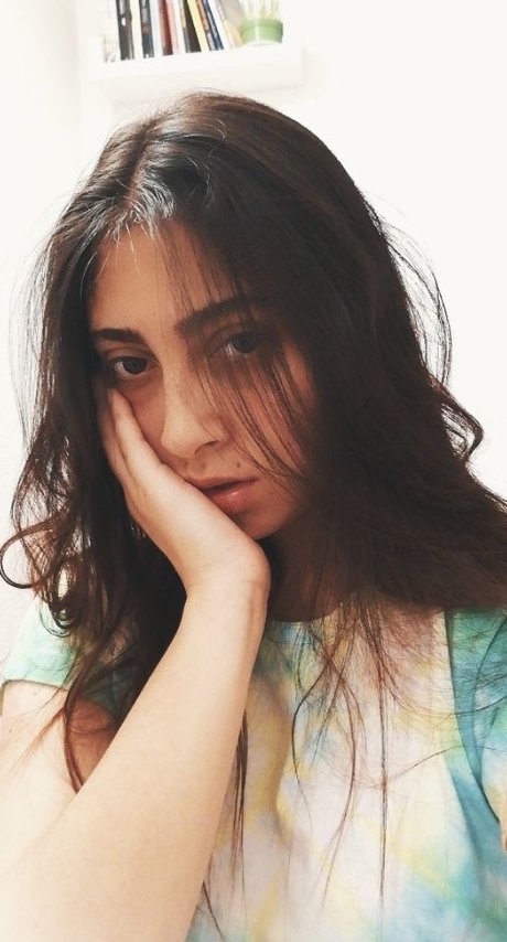 Catal na スター ヌード 写真