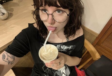 mylittlerobin 裸の女優 ギャラリー