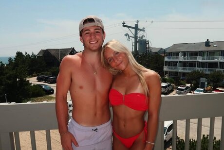 双子のOnlyFans アートヌード 画像