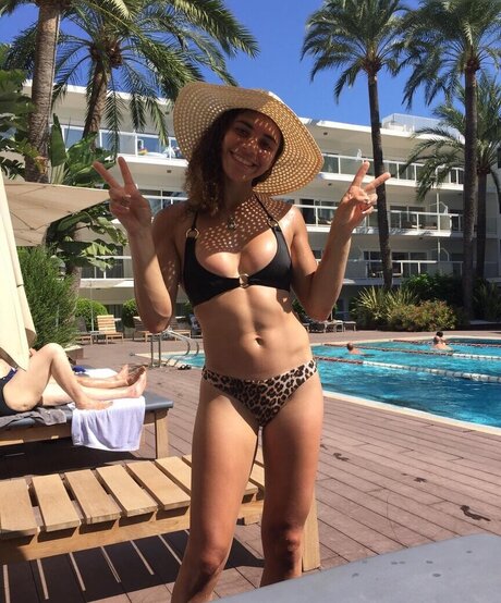 アジアンベイビーOnlyFans 無料ポルノ 写真