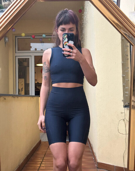 女装オンリーファン ヌード ギャラリー