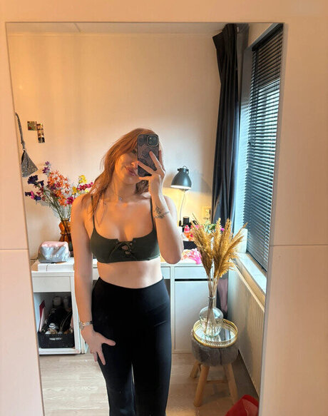 Vinted eBay エロティックモデル ギャラリー