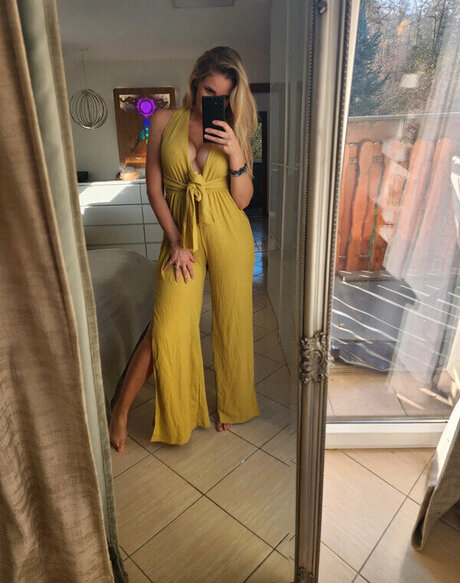 レズビアン ストラップオン OnlyFans セックス 画像