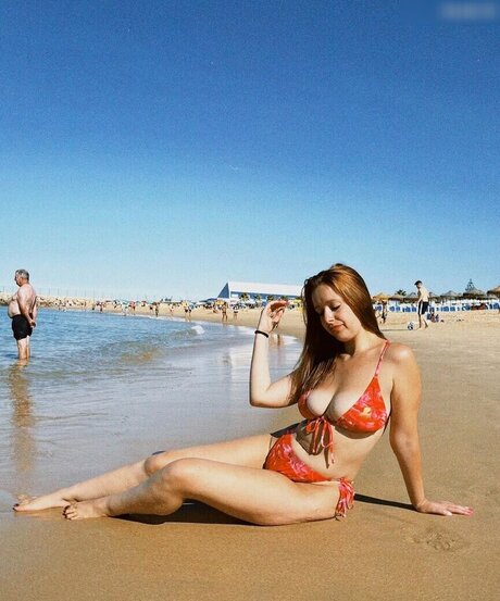 巨乳とお尻のOnlyFans 無料裸 画像