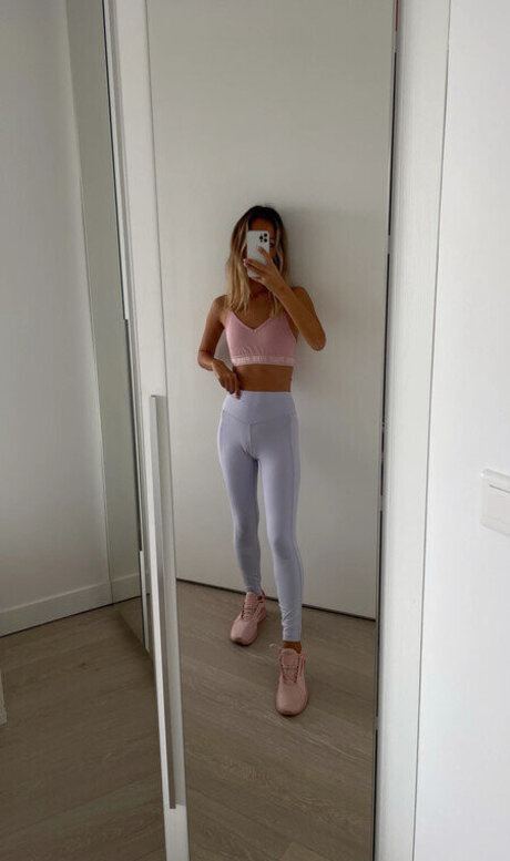 ゴスアジアンOnlyFans 素敵 写真