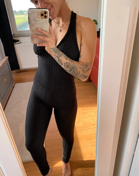 曲線美の赤毛OnlyFans セクシーxxx 画像