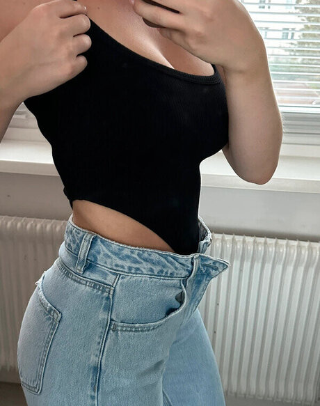 シーメールランジェリーOnlyFans エロチック 画像